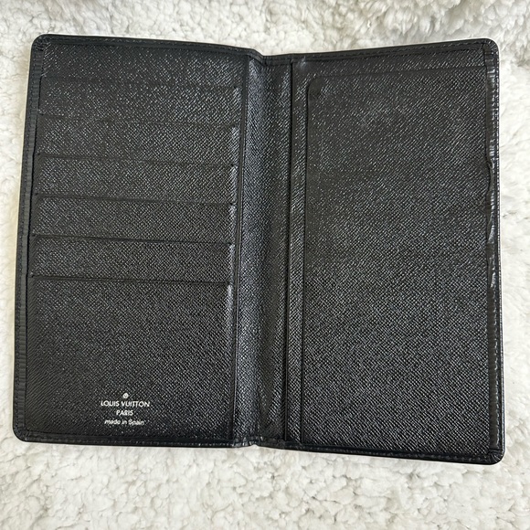 Authentic Louis Vuitton long Epi bifold wallet - Picture 7 of 16